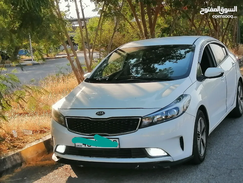 كيا سيراتو 2017 دبل جير جنطات شاشه كاميرا مرايا جانبية كهربا مكيف صندوق على الريموت زنون