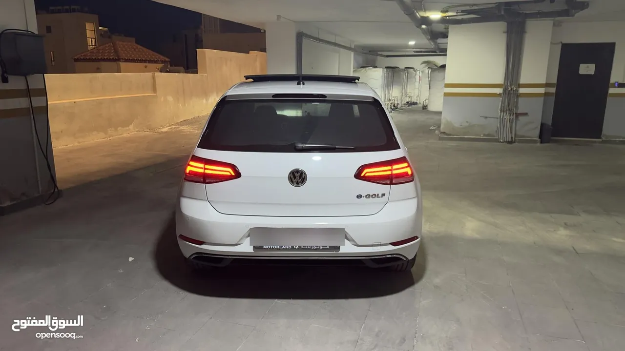 E GOLF 2019 50k km  اي جولف 2019 ممشى 50 الف كيلو فقط  السياره بحاله ممتازه و لا تحتاج شيئ