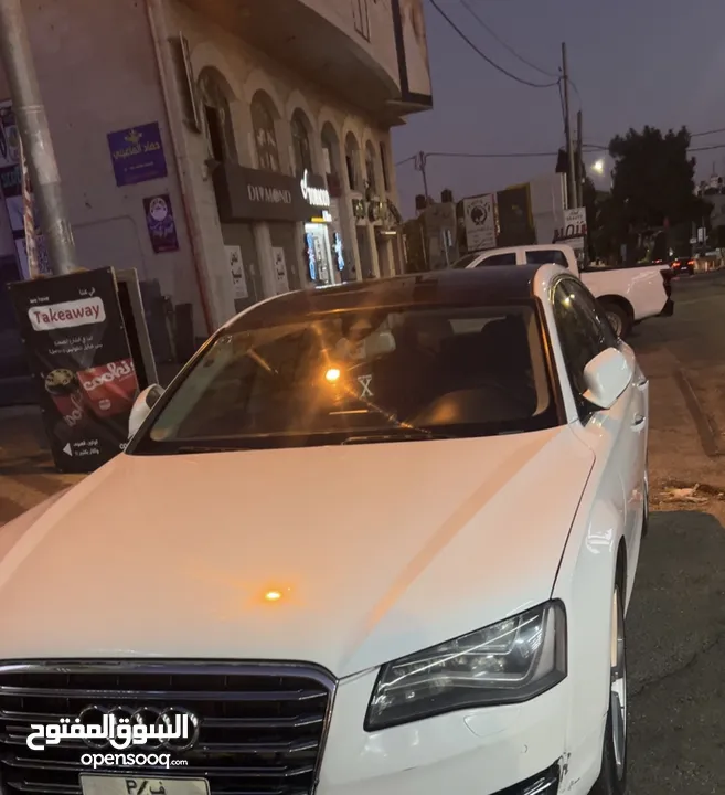 سيارة اودي A8