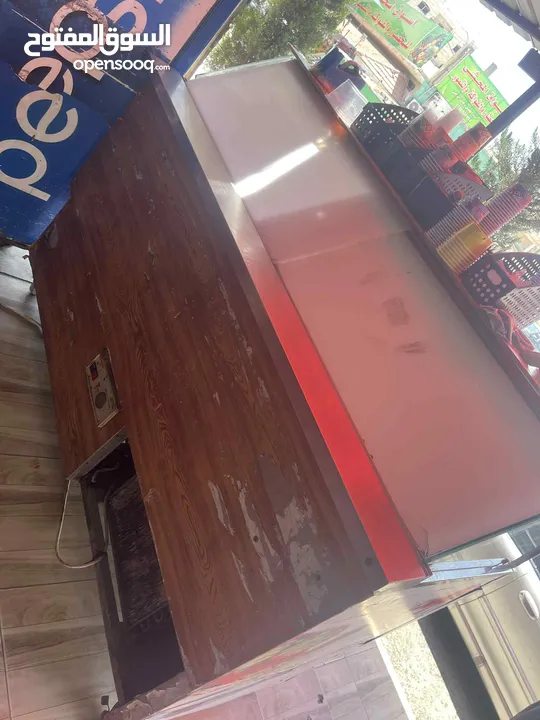 محل كامل مع معداتو للبيع