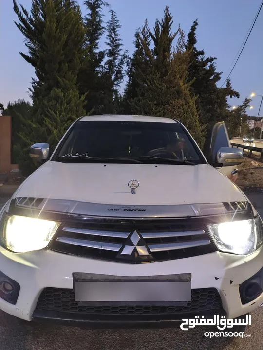 بك اب متسوبيشي L200 موديل 2011 4*4
