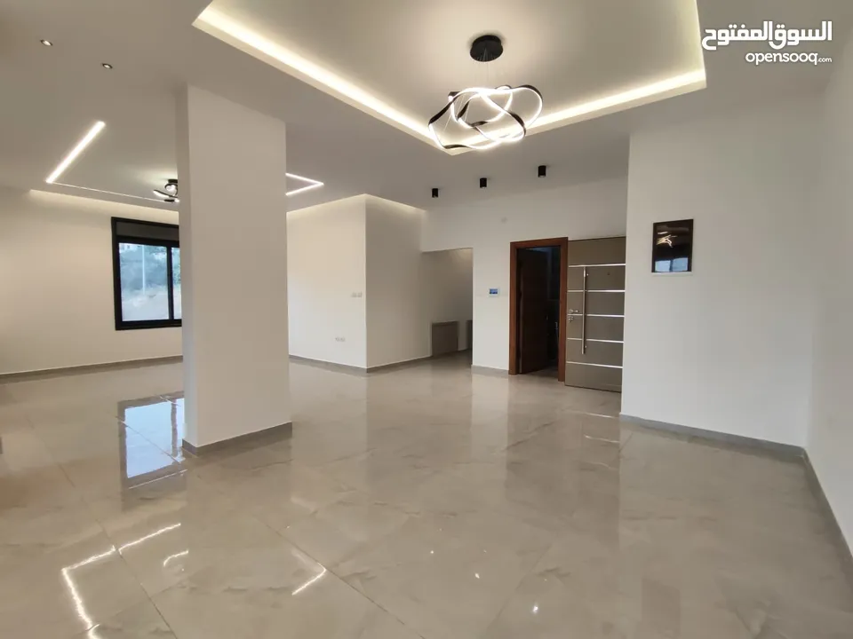 شقة فخمة للبيع – الطيرة  امتداد شارع المطل