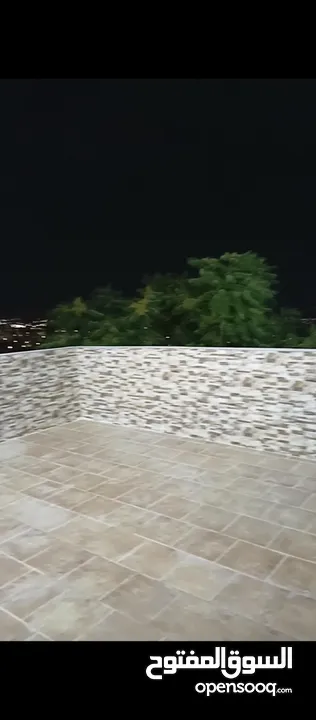 منزل للايجار* طبعا سوف يتم تفريغه من جميع مافيه من أكياس وكراتين*