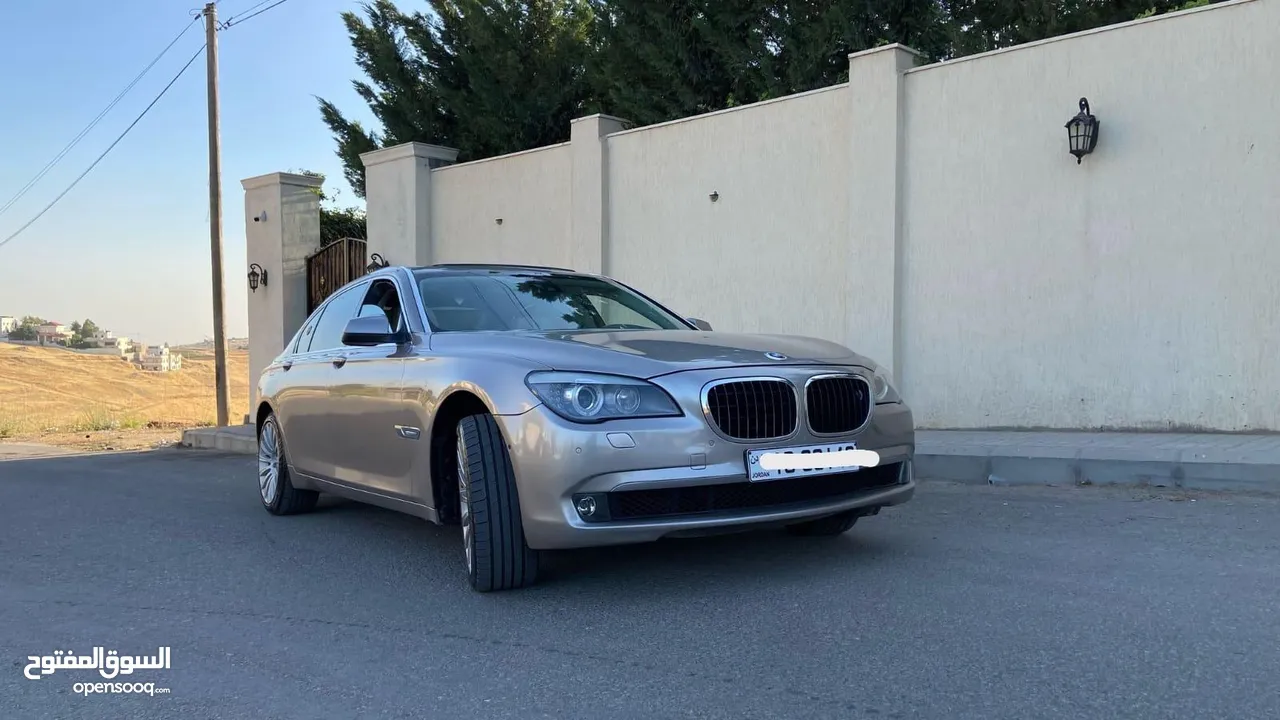 BMW 740LI  للبيع سياره فاخره ومميزه (الصور تتكلم)
