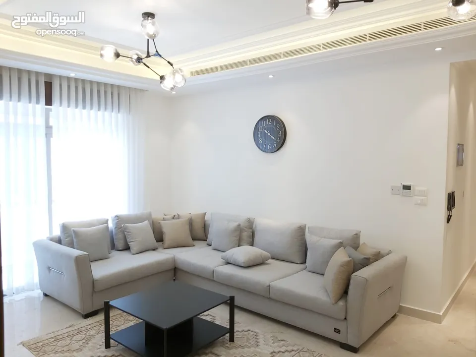 شقة ارضية مفروشة للايجار ثلاث غرف نوم جديدة في الدوار السابع