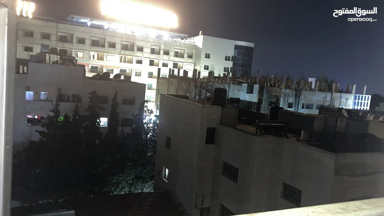 شقة مفروشة ( عوائل ، طالبات) شارع الجامعه قرب اشارات النسيم خلف الضمان