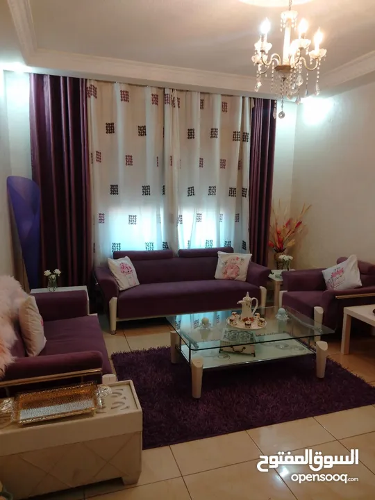 طقم كنب +طاولة سفرة خشب ثمانية مقاعد