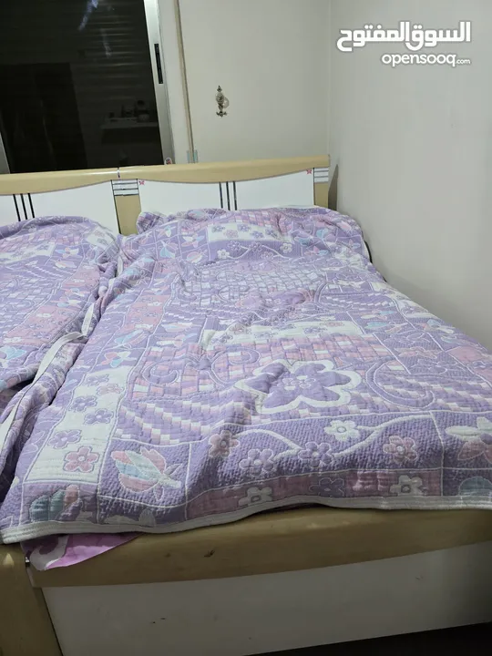 2 twin beds