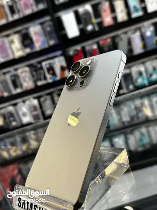 15 Pro Max 256GB بطارية 95% واري امريكي esim (مش مشفر )   متوفر كل الوانه  الاجهزة نضيفة ومكفوله