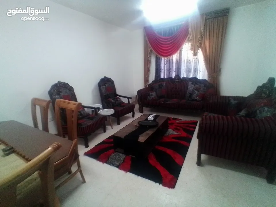 طقم كنب زان تقيل سبع مقاعد بحالة شبه جديد