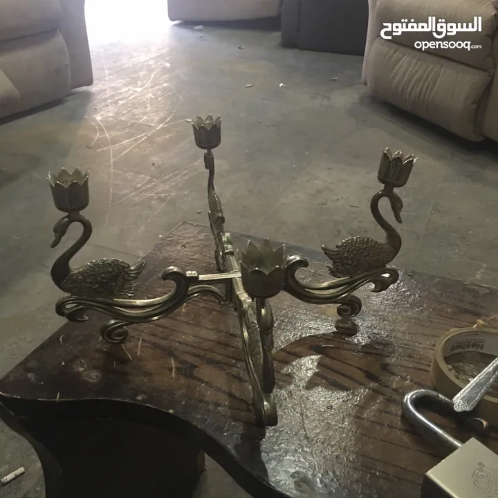 تمثال برونزي مع شمعدان فضة