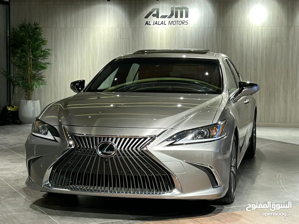 Lexus ES 350 model 2019 FOR SALE