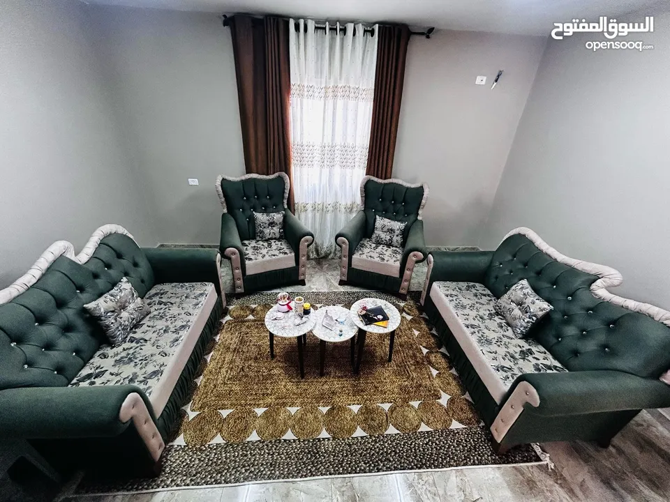 كنب للبيع لغرفة الضيوف  بحاله ممتازه  مش مستخدم كتير