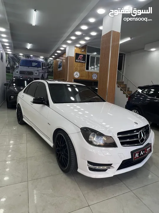 للبيع بسعر حرق كاش او نص بنص مرسيدس C250 فل الفل فتحه سقف كراسي كهرباء برادي خلفيه لدات اماميه وخلفي