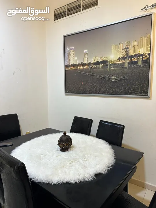 شقة غرفة وصالة مفروشة بالكورنيش منطقة الرميلة تكييف مركزي+ بلكونة إطلالةمفتوحة مع 2 شاشة تلفزيون