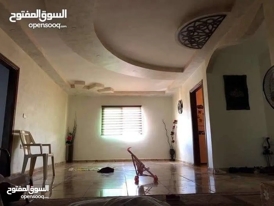 شقه للبيع في منطقة البارحه