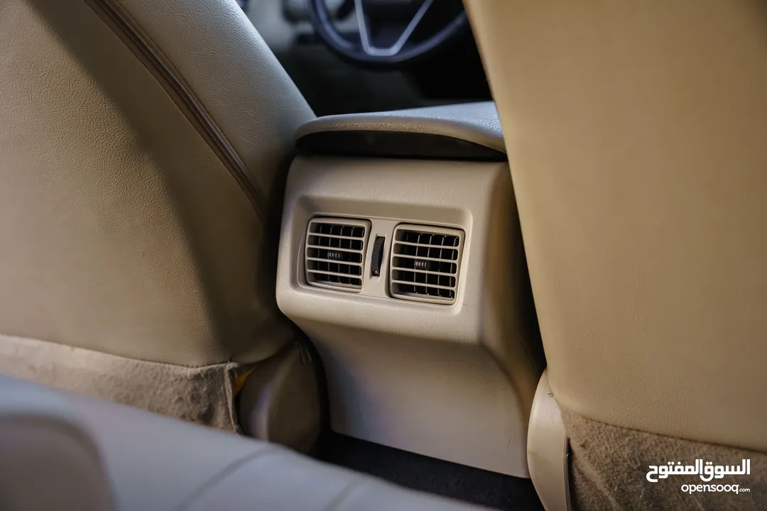 Toyota Camry GLE Hybrid 2019  تويوتا كامري GLE هايبرد  فل كامل مع فتحه
