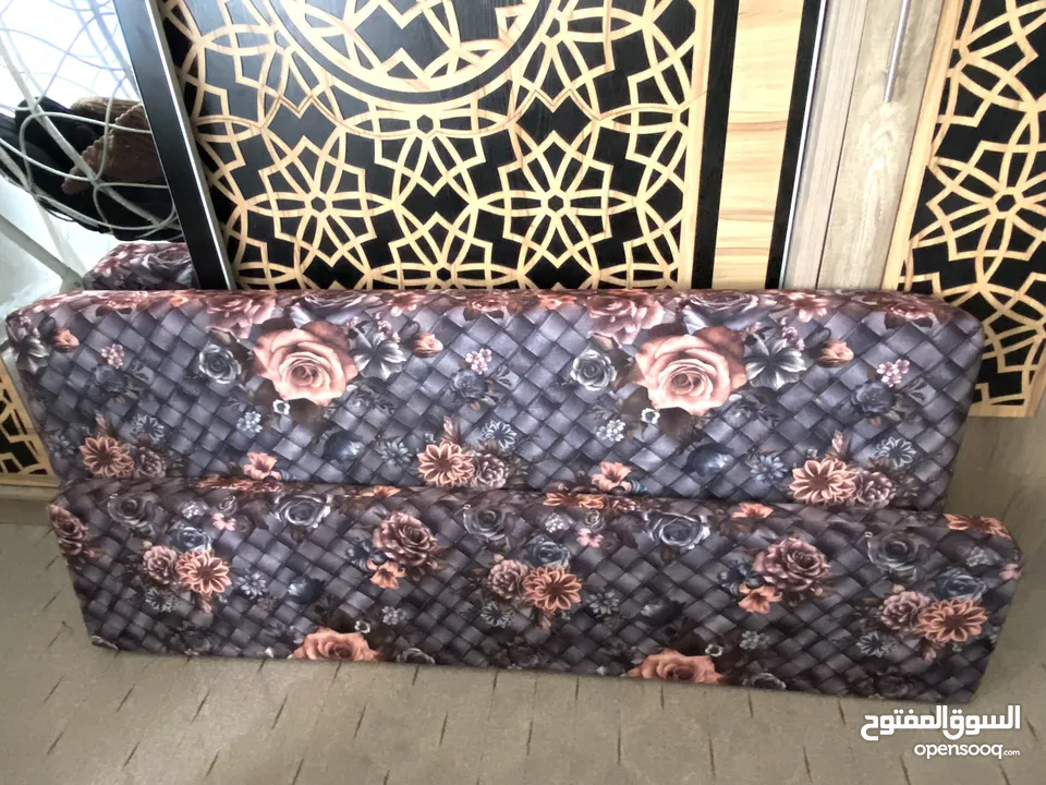 فرش عربي بحالة الوكالة مستعمل شهر فقط