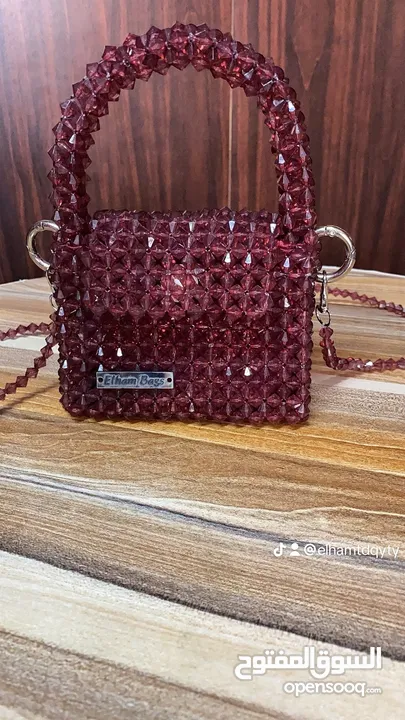 شناتي خرز معمولة يدويا من خرز الكرستال وخرز حبيبات التوت واللؤلؤ