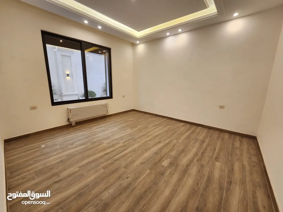 شقة ارضية للبيع في منطقة الصنوبر - ref : 14432