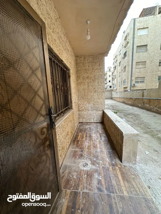 شقه للبيع خلف غرفه تجاره اربد
