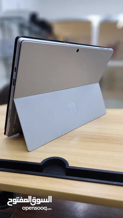 Surface pro 7 Processor i7 model 2022 16gb ram 512gb ssd 2k resolution Touchscreen 5hours battery