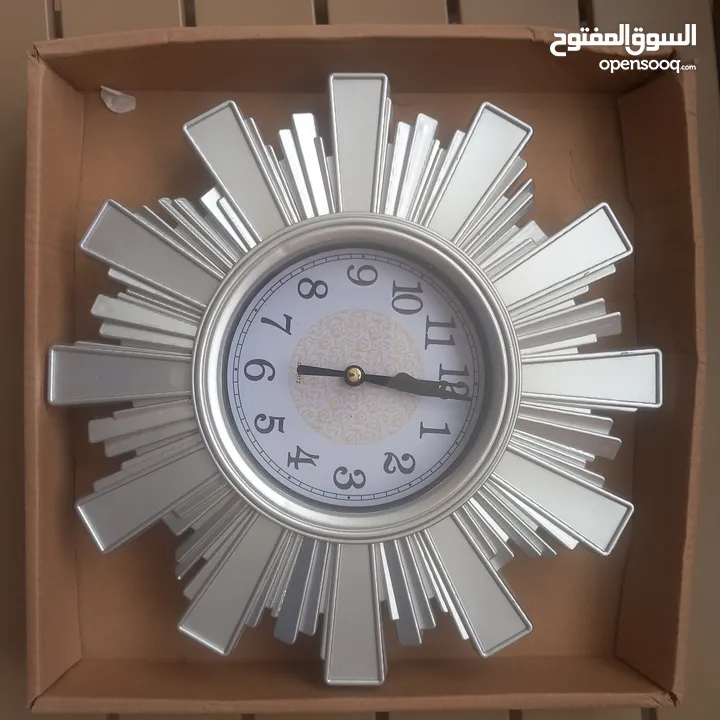 ساعات حائط للبيع