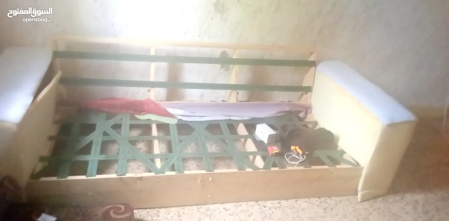 منجد كنب متنقل + نجار لفك وتركيب جميع انواع غرف النوم  ـ صيانة الكنب كامل داخل المنزل  -تغير اسفن