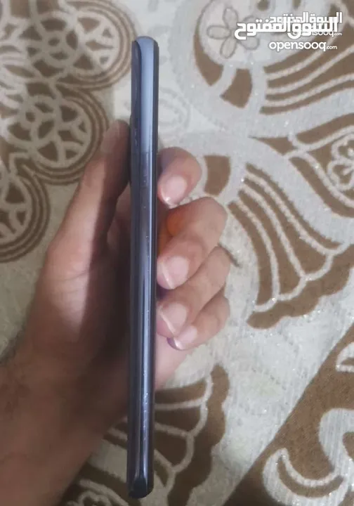 تلفون y9a وبكج سماعة مع ساعة ب 5 دنانير