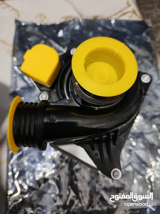 طرمبة ماء bmw  اصلية