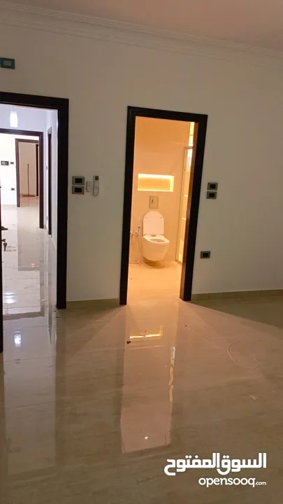 عرض حصرررري ـ ضاحيه النخيل ـ شقه فارغه للايجار لم تسكن بعد التجديد سوبر ديلوكس  190 متر +