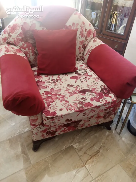 كنب للبيع بسعر مغري