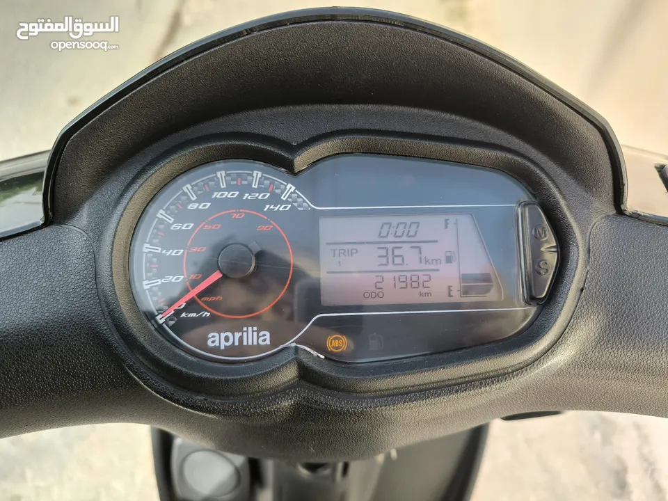 سكوتر ابريليا 150cc وكاااالة محافظ عليه بسعر جيد