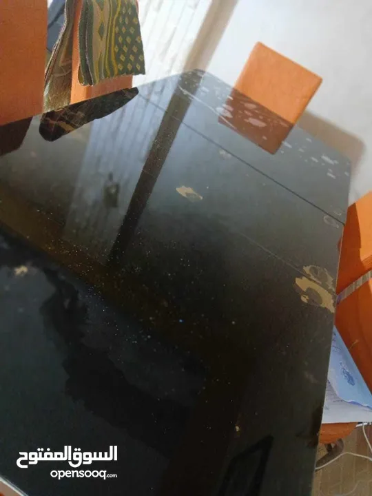 طاولة سكوريت أنيقة للبيع  نظافة من البيت مباشرة – مش معرض ولا وساطة ستايل عصري ولمسة راقية