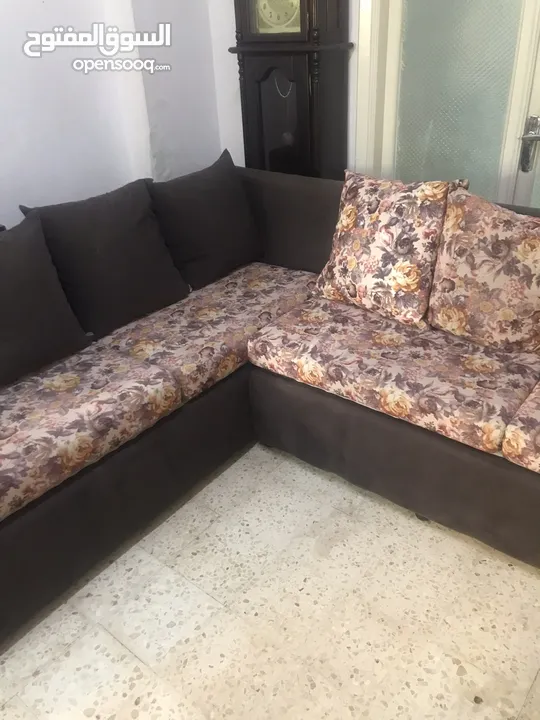 طقم كنب قطعتين كبار وقطعة ثنائية نظيف بحالة ممتازة