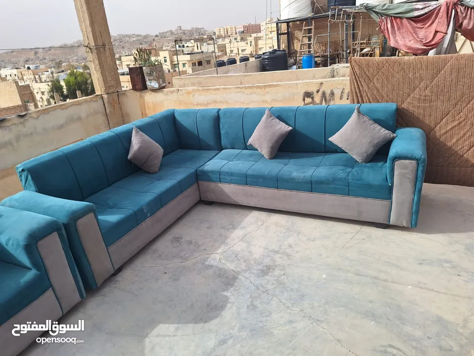 طقم كنب بحالة ممتازة بسعر حرق