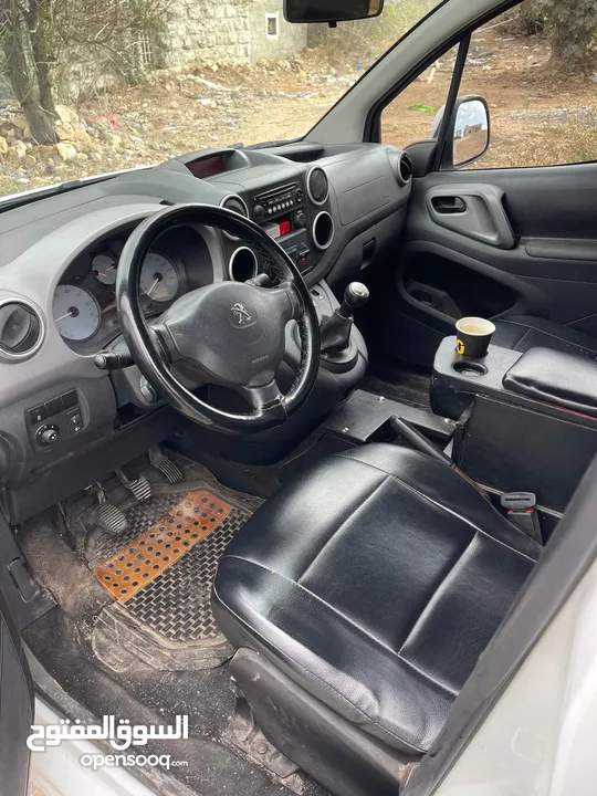 بارتنر 2018 دهان شركة 5 ركاب جير عادي ماتور 1600 ديزل