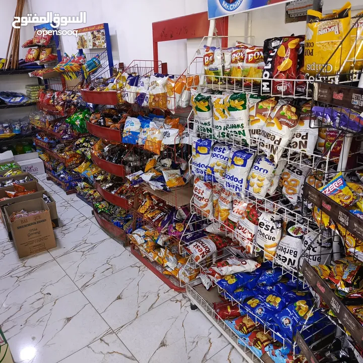 سوبر ماركت للبيع في موقع ممتاز بالقرب من مسجد نزال الكبير على الشارع