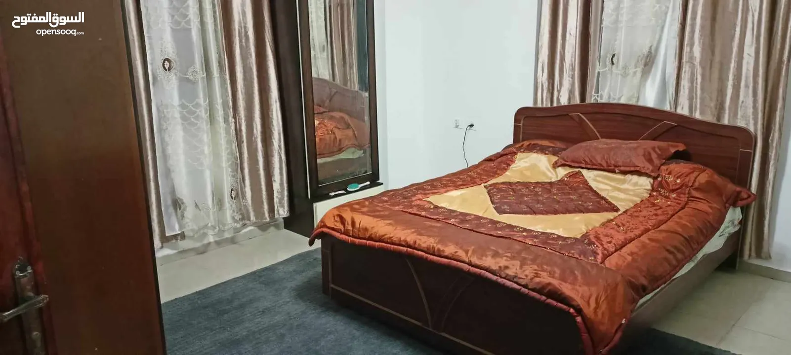 بيت مريح وهادئ مشمس وصحي قريب جدا عالخدمات في عماره هادئه السعر  2150 مع خدمات ومياه