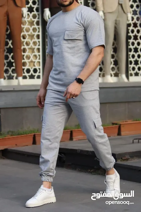 ملابس عصريه