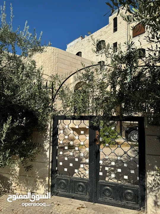 فيلا للبيع في جبل الحسين من المالك مباشرة