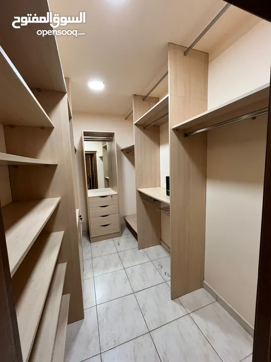 شقة للإيجار مفروش  رويال سويت طابقية مع روف و ترس كبير  Big department for rent in deir Ghbar amman