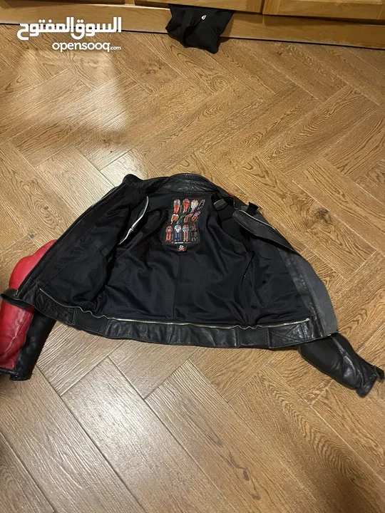 جاكيت  مت نوع dainese مستعمل