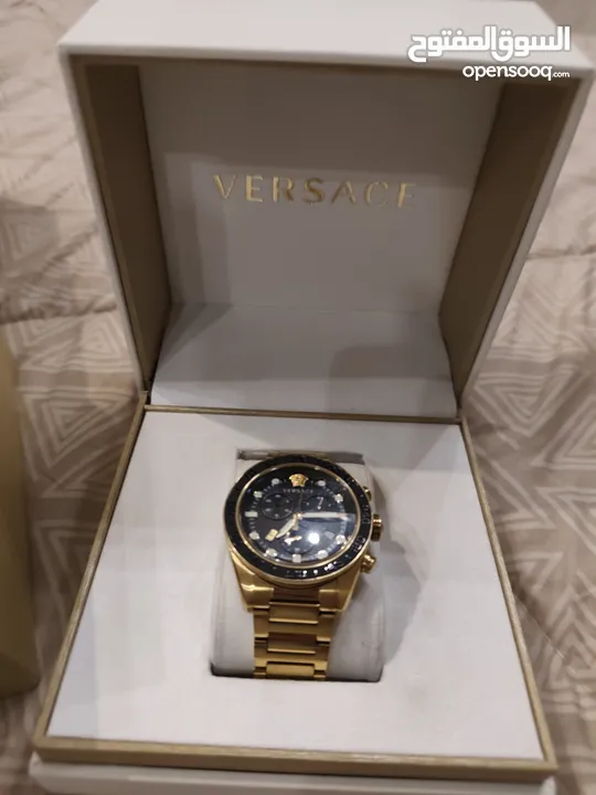 ساعة VERSACE للبيع