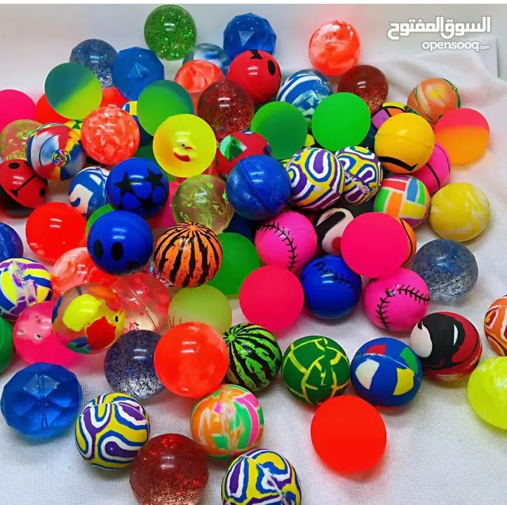 طابات مجنونة مطاطية و كبسولات هدايا للماكينات بالعملة