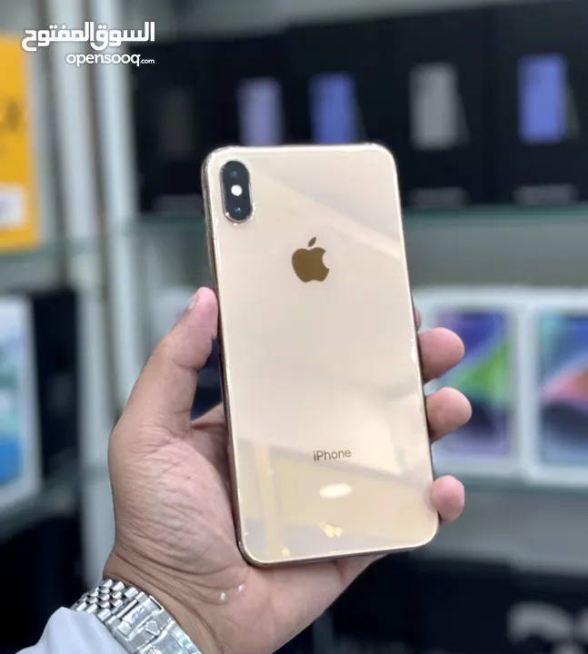 عرض خاص : iPhone xs max 256gb هاتف نظيف بدون اي شموخ أموره مره طيبه مع ملحقاته و ضمان بأقل سعر