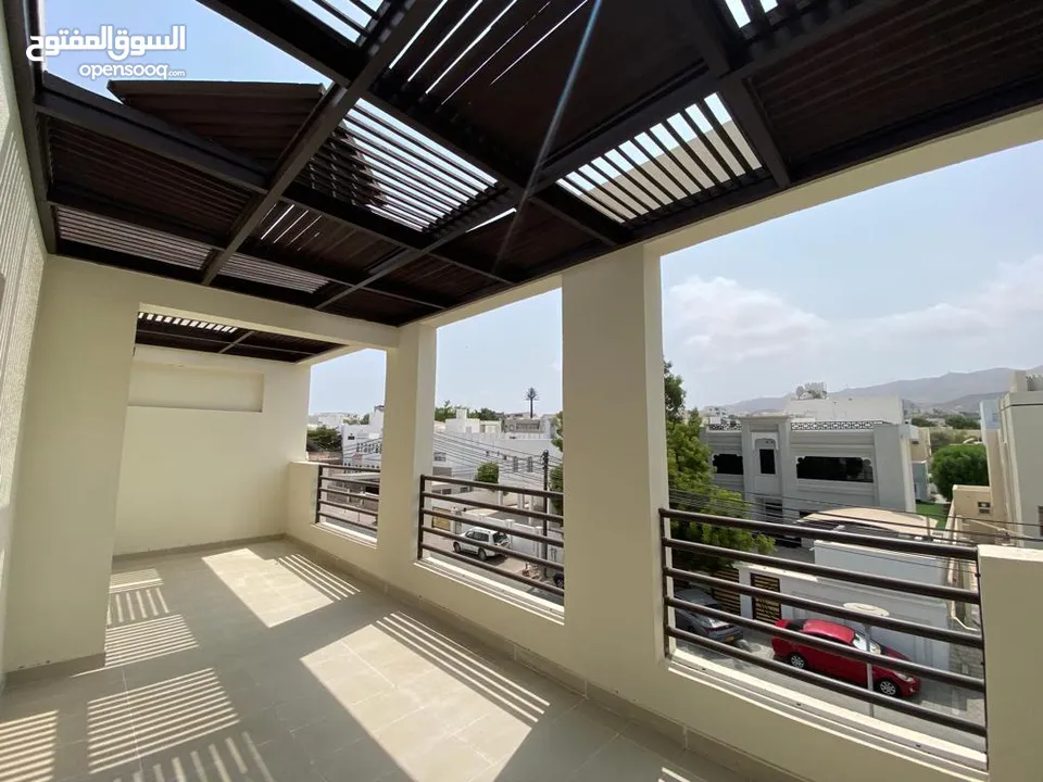 For Rent Villa 4 Bhk In Msq In front of Al Sarouj shell gas station