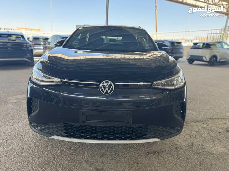 VOLKSWAGEN ID.4 CROZZ PRO light pro  عداد 13k فقط