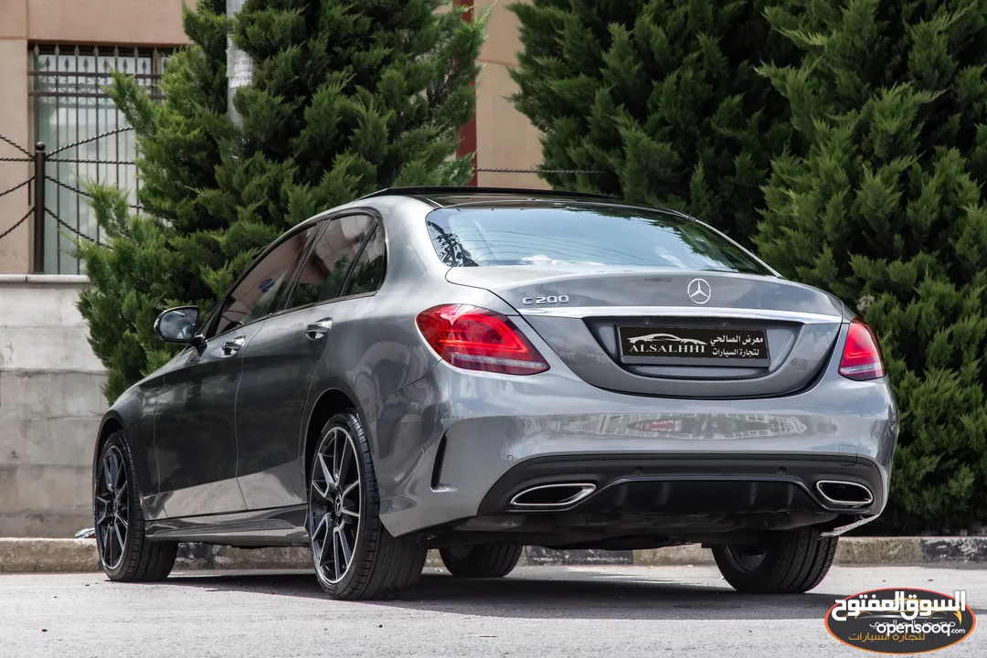 Mercedes C200 2019 Mild hybrid Amg kit Night Package   السيارة وارد الشركة و قطعت مسافة 83,000 كم