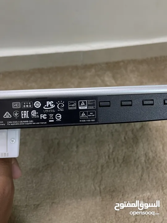شاشة نظيفة hp 21.5 inch 22es لاتعمل بسبب تعرضها للماءمع الشاحن بالرغم من انها كانت ممتازة .